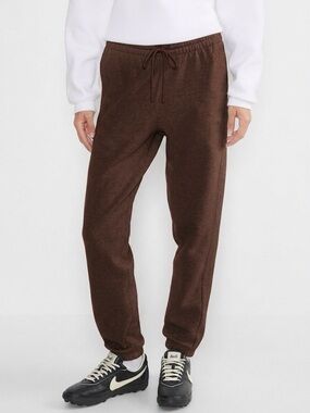 ARITZIA Tna Cozy Fleece Boyfriend Sweatpants Size Medium Chocolate Brown